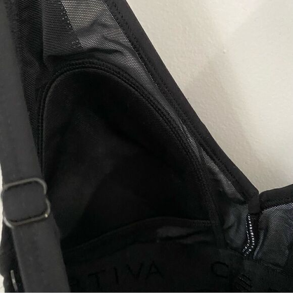 Captiva by Christina Women’s Black Deep V Neck Tankini Bikini Top size S - Picture 3 of 4